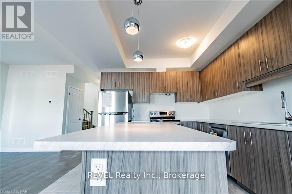 77 Renfrew Trail, Welland, Ontario  L3C 0K2 - Photo 8 - X12957200