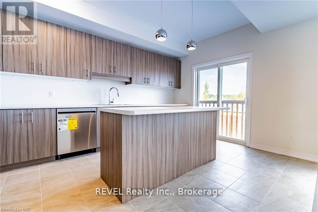 77 Renfrew Trail, Welland, Ontario  L3C 0K2 - Photo 9 - X12957200