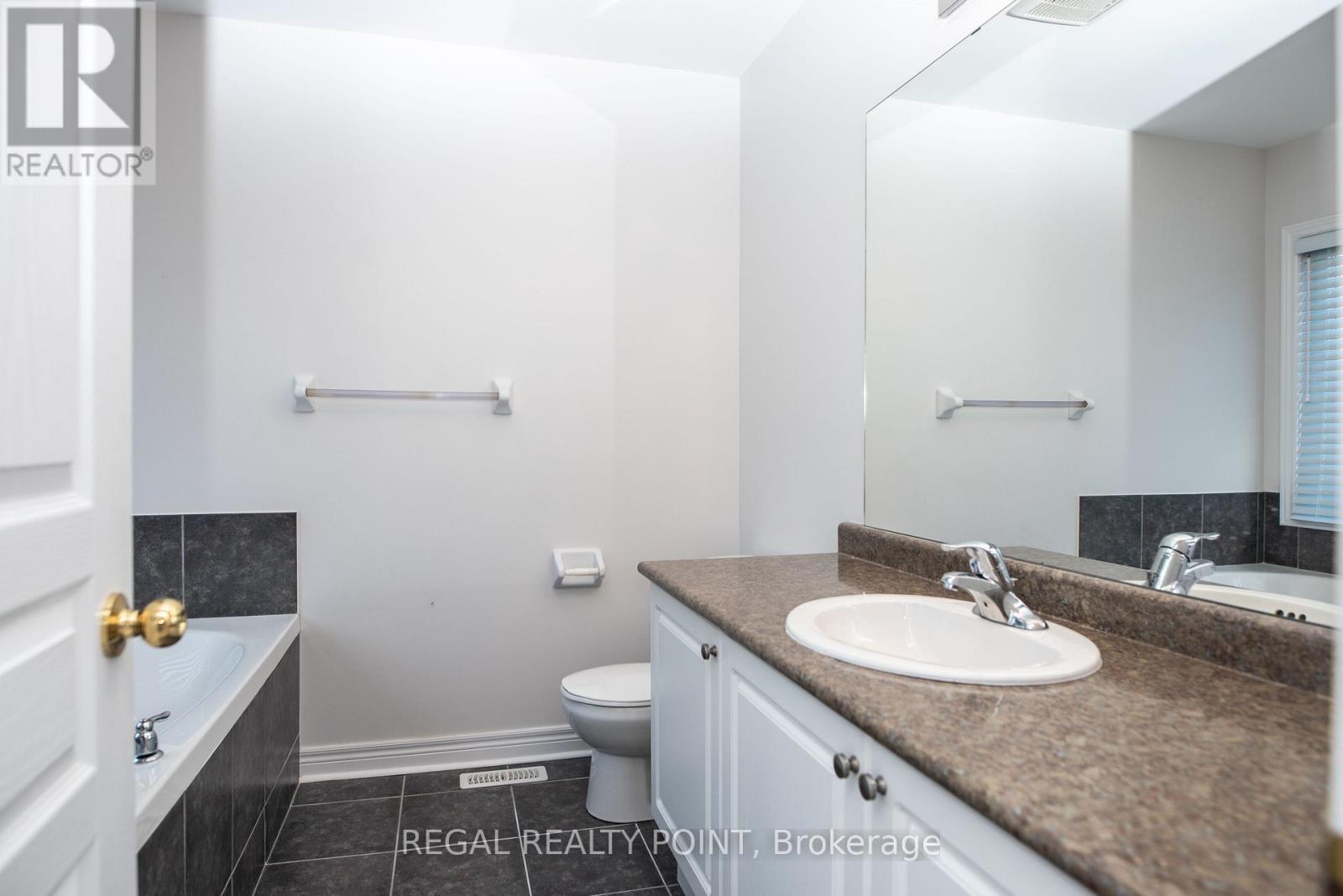 69 Maria Road, Markham, Ontario  L6E 0N9 - Photo 8 - N12957108