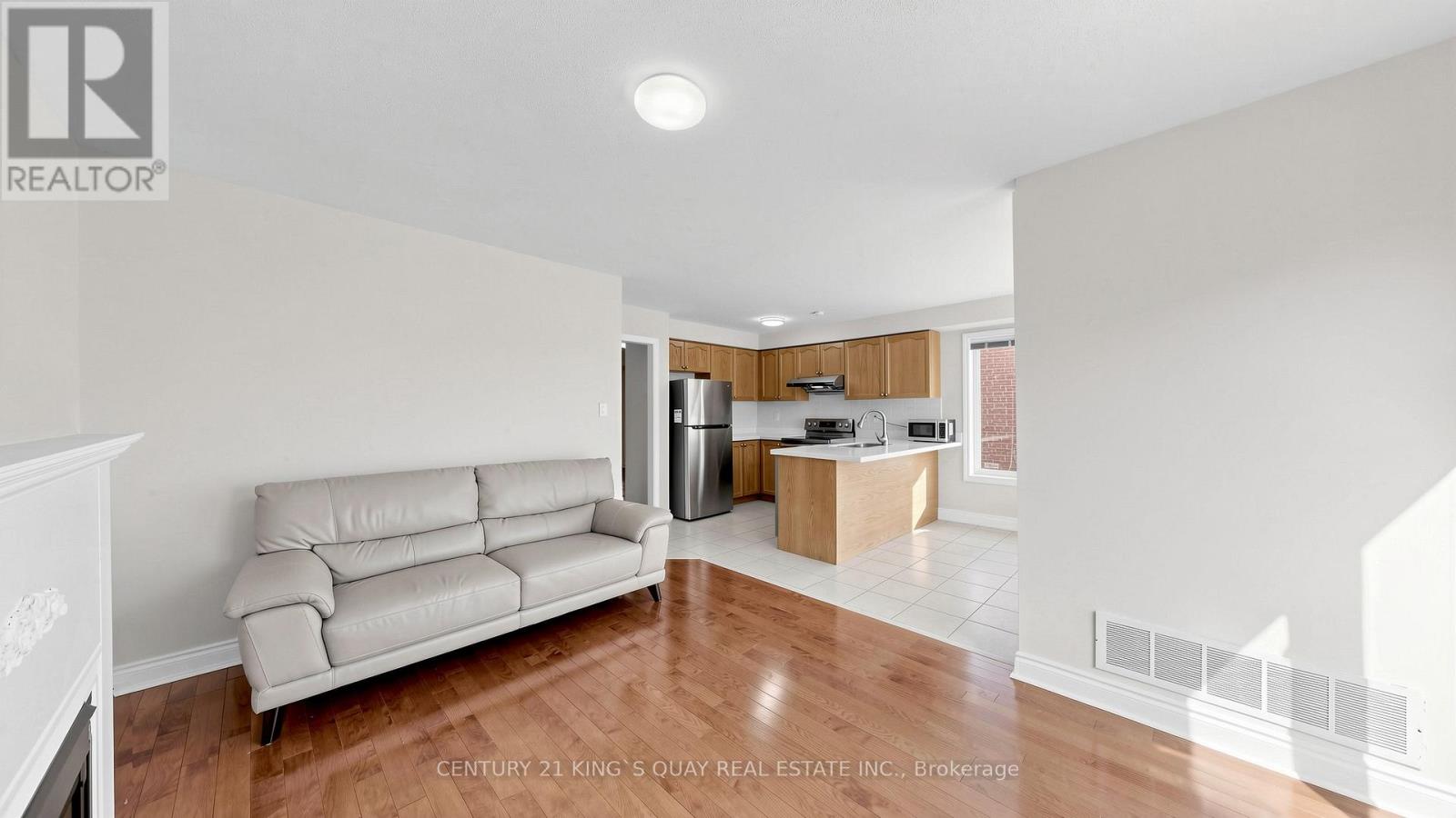 87 Peshawar Avenue, Markham, Ontario  L3R 9V3 - Photo 11 - N12957190