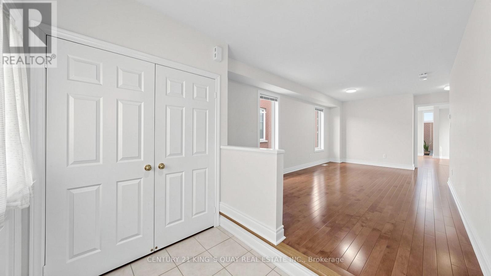 87 Peshawar Avenue, Markham, Ontario  L3R 9V3 - Photo 4 - N12957190