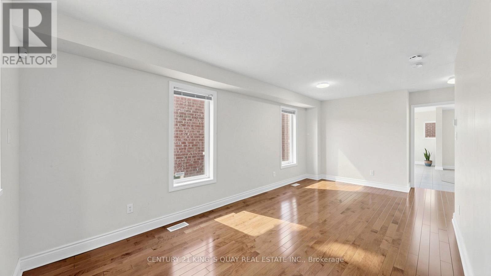 87 Peshawar Avenue, Markham, Ontario  L3R 9V3 - Photo 5 - N12957190