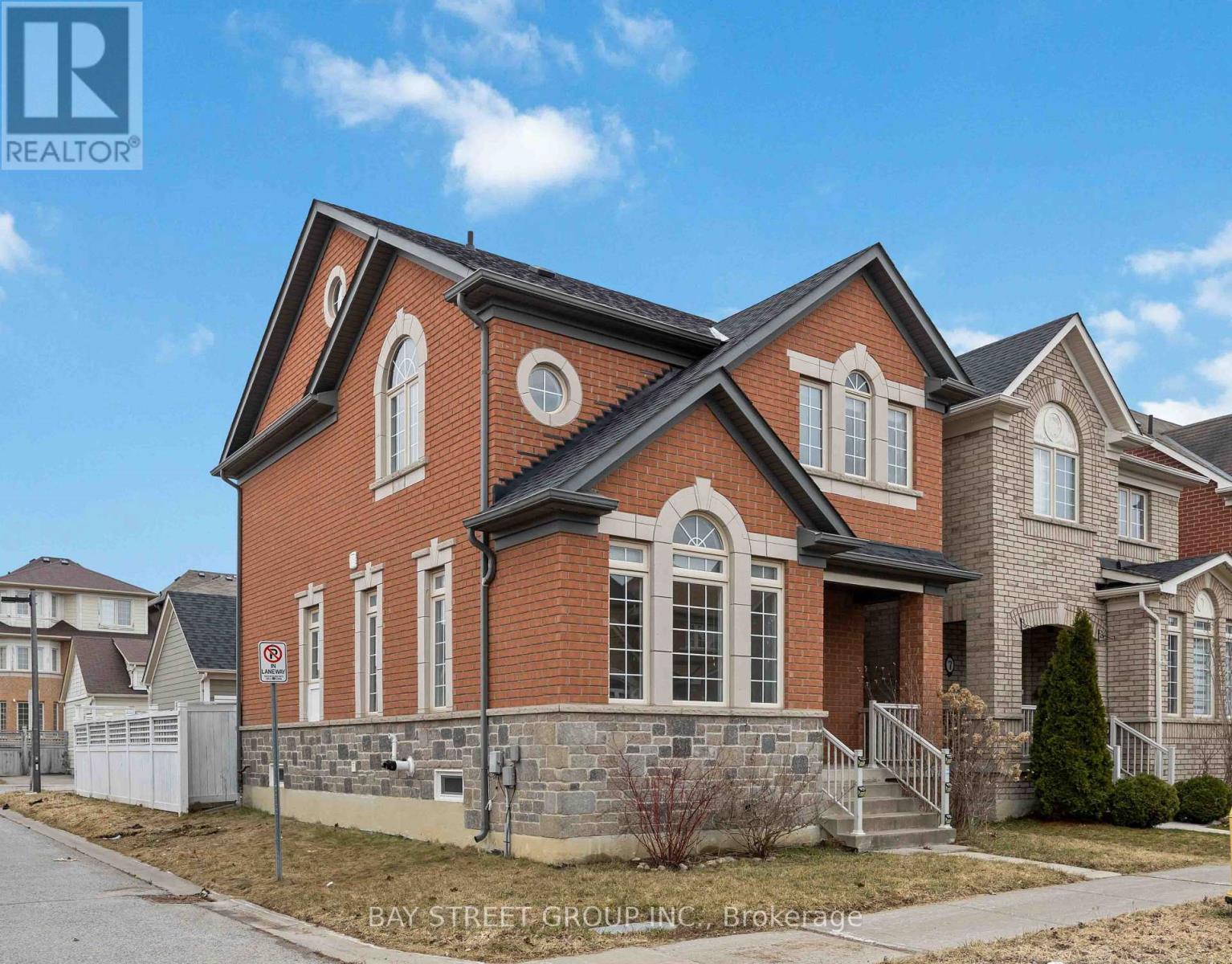 5 Tottenham Court, Markham, Ontario  L6B 1H5 - Photo 3 - N12956506