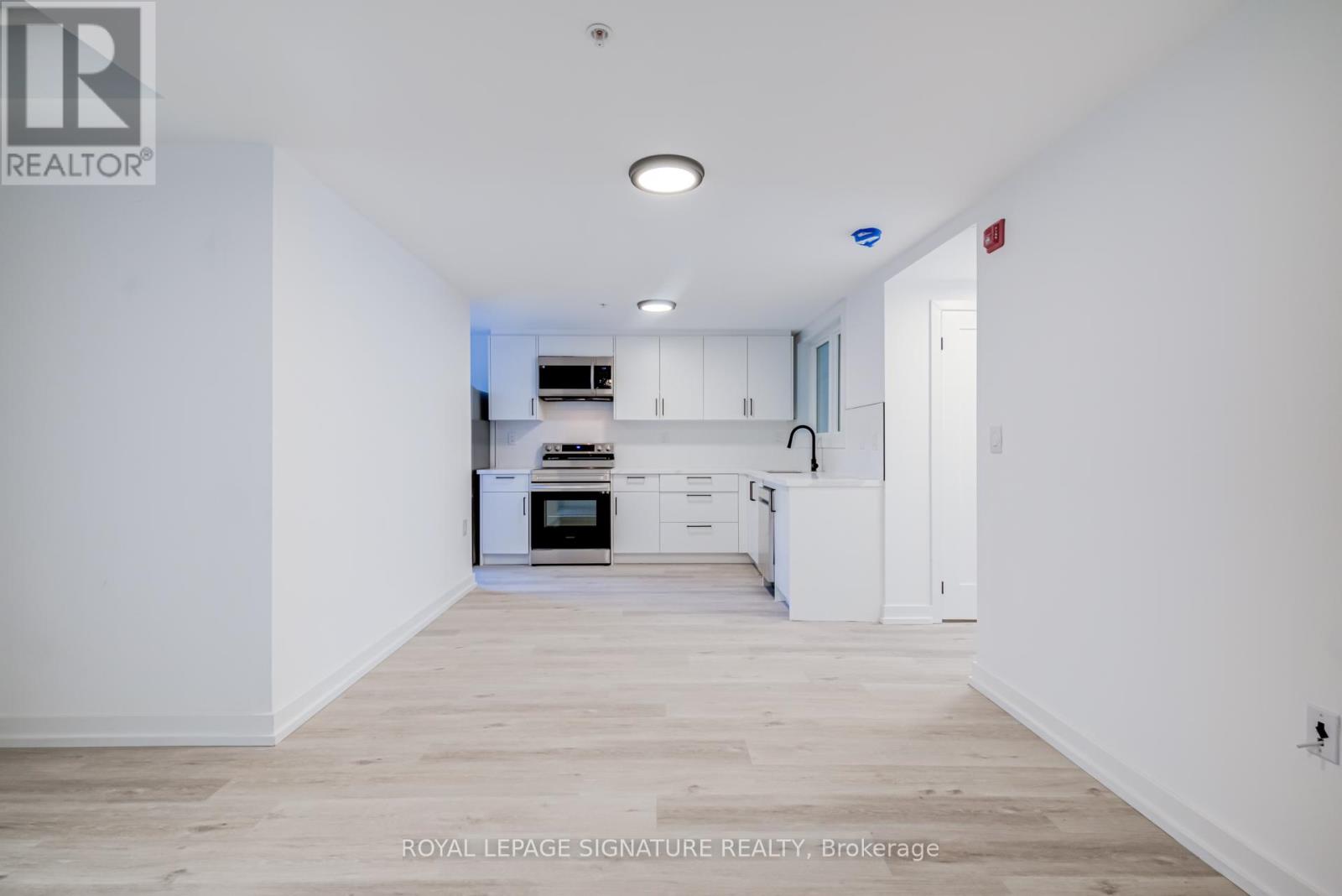 3 - 3039 Dundas Street W, Toronto, Ontario  M6P 1Z5 - Photo 4 - W12957154