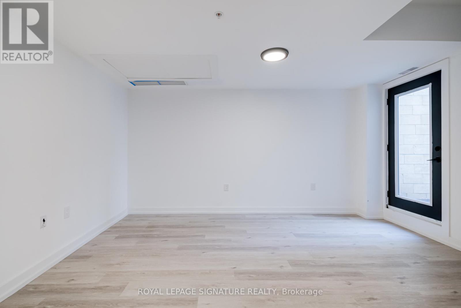 3 - 3039 Dundas Street W, Toronto, Ontario  M6P 1Z5 - Photo 6 - W12957154