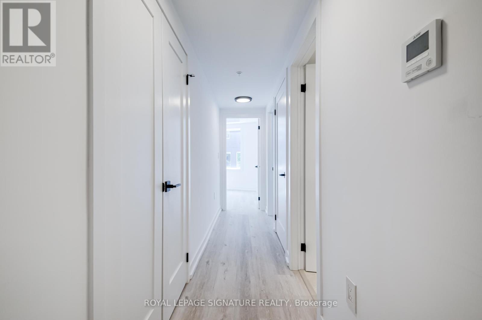 3 - 3039 Dundas Street W, Toronto, Ontario  M6P 1Z5 - Photo 7 - W12957154