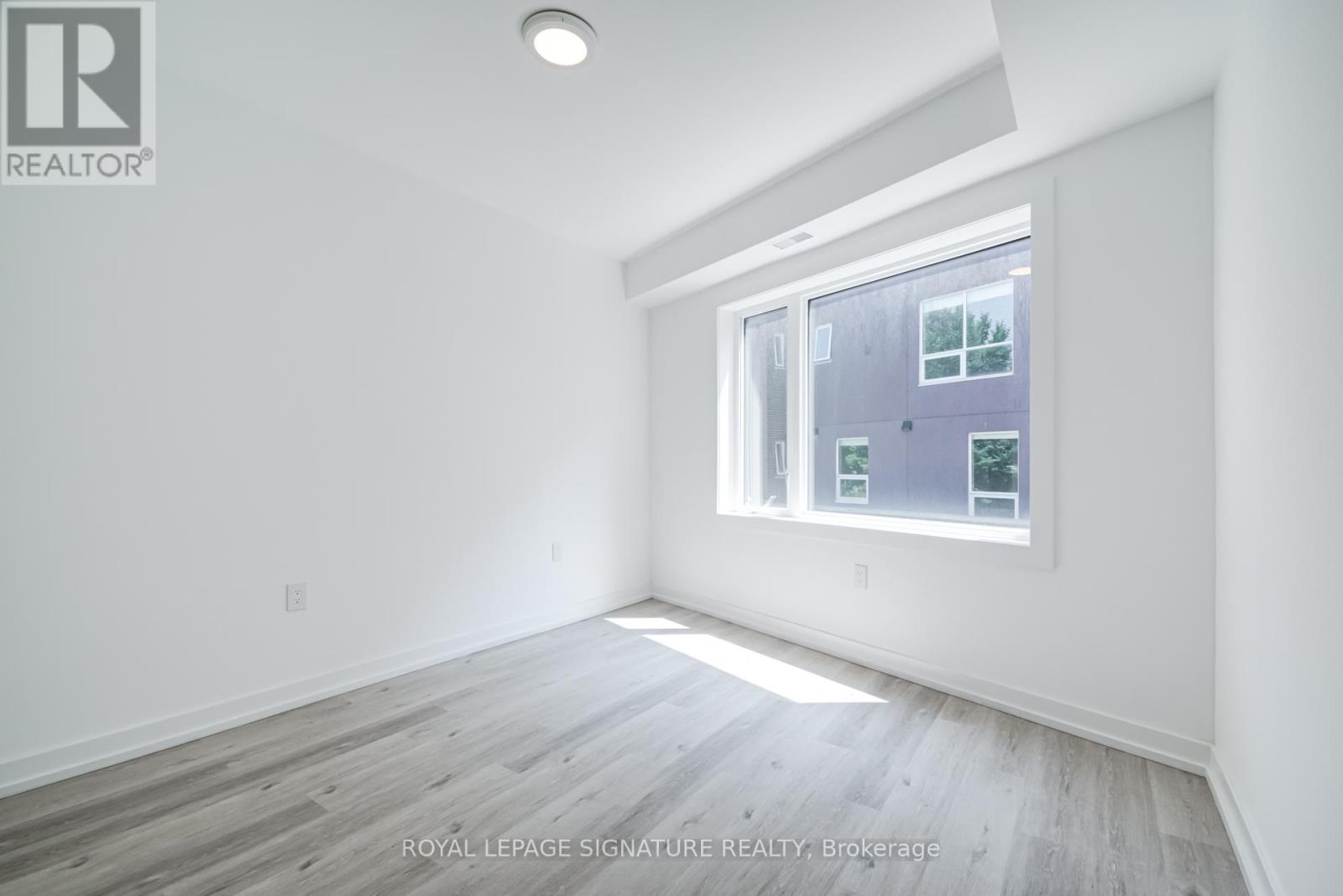 3 - 3039 Dundas Street W, Toronto, Ontario  M6P 1Z5 - Photo 8 - W12957154