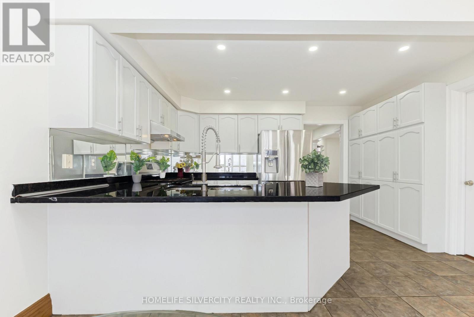 19 Vintage Gate, Brampton, Ontario  L6X 4C4 - Photo 17 - W12957170