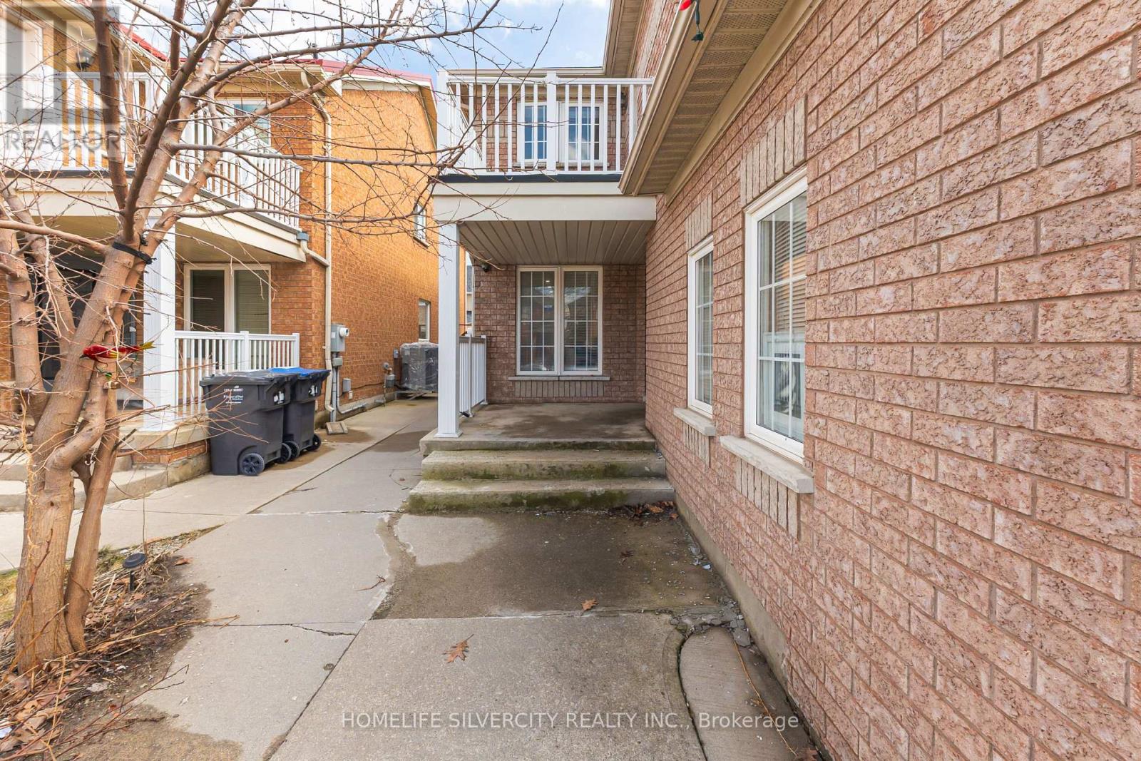 19 Vintage Gate, Brampton, Ontario  L6X 4C4 - Photo 4 - W12957170