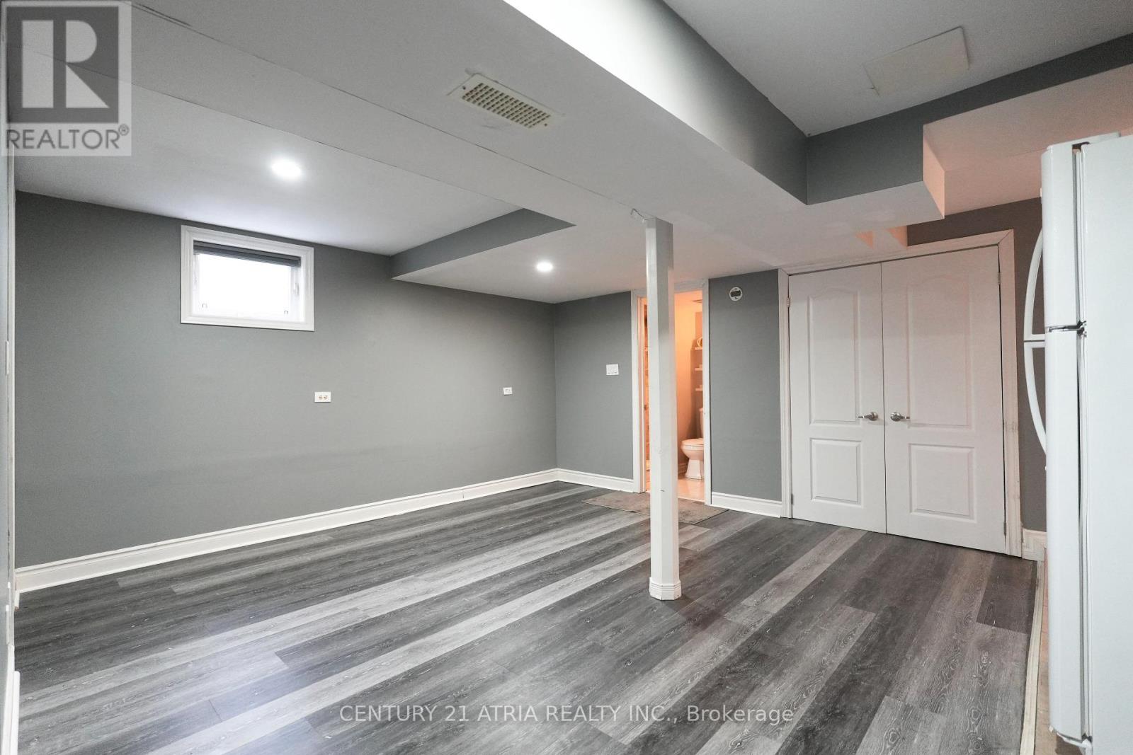 36 Lansing Square, Brampton, Ontario  L6Z 1E6 - Photo 4 - W12957178