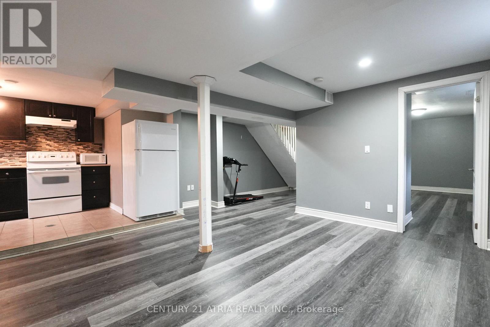 36 Lansing Square, Brampton, Ontario  L6Z 1E6 - Photo 6 - W12957178