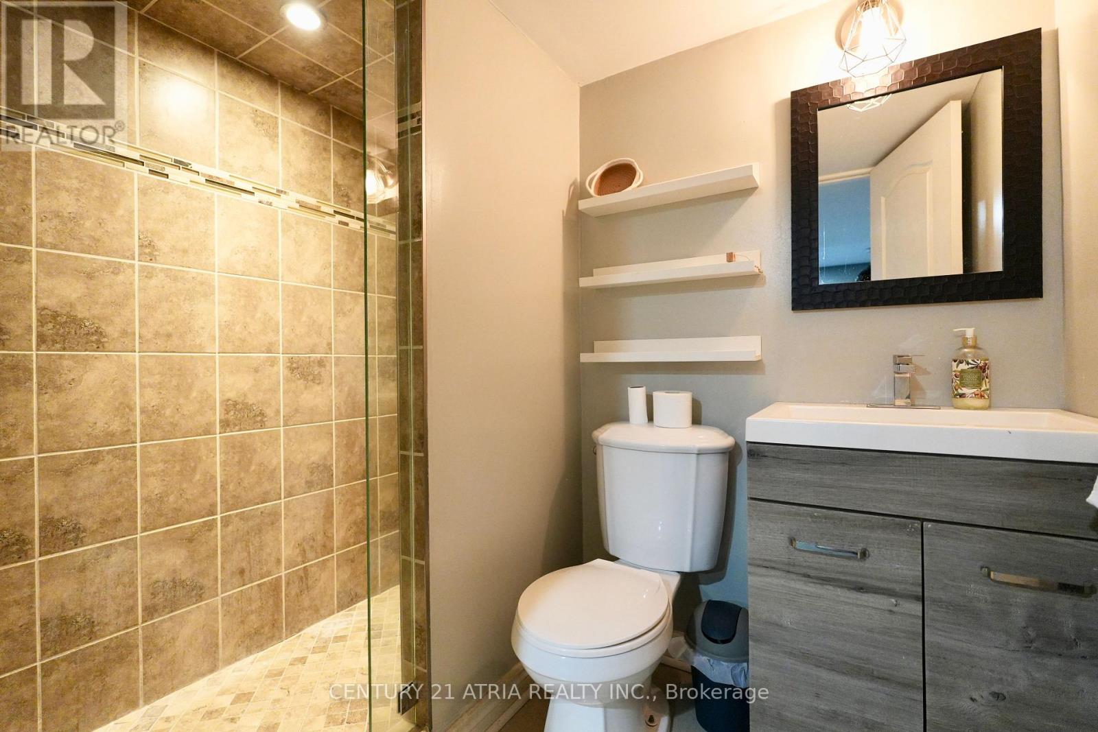 36 Lansing Square, Brampton, Ontario  L6Z 1E6 - Photo 9 - W12957178