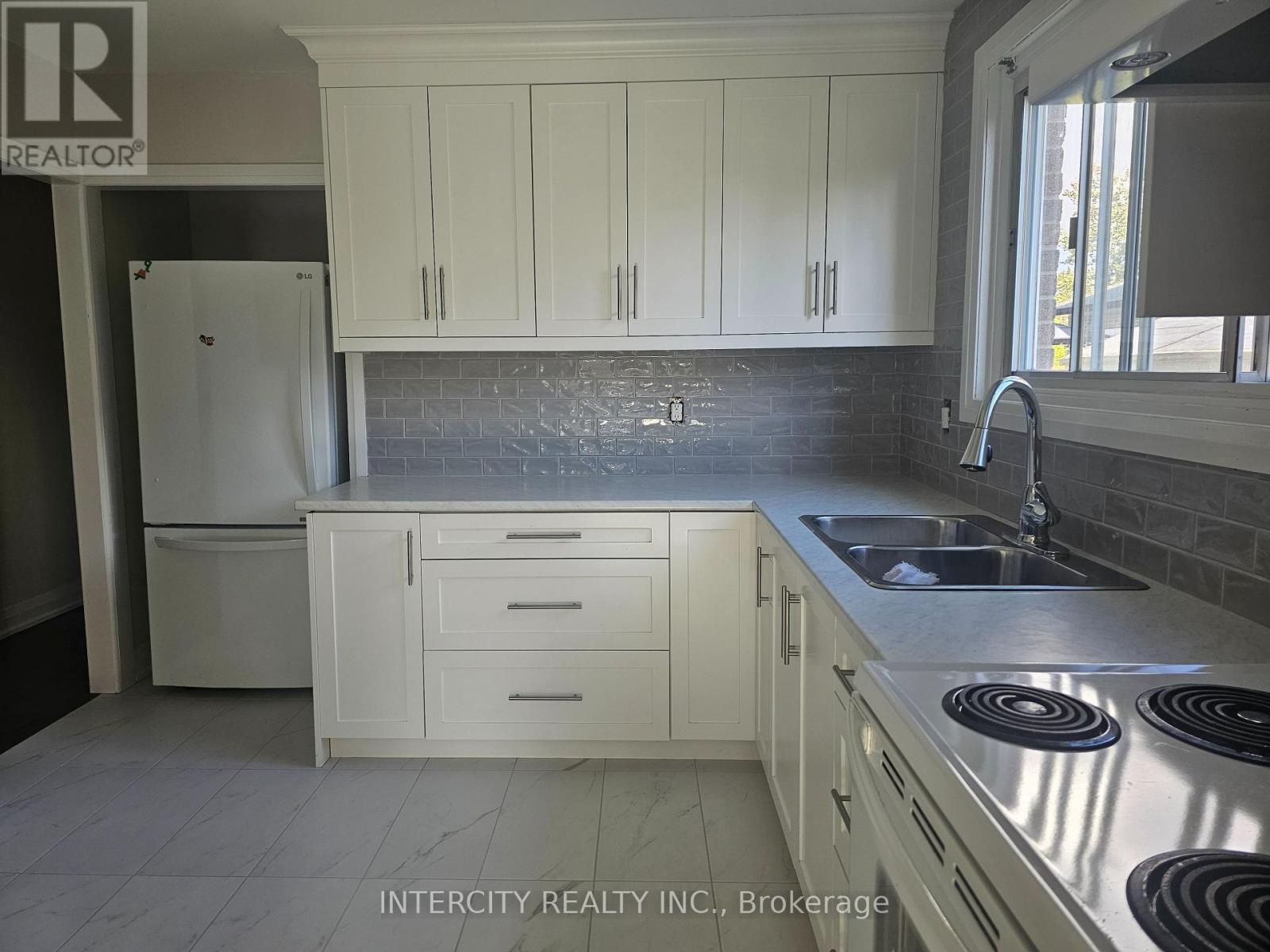 108 Mellow Crescent, Caledon, Ontario  L7E 1Z3 - Photo 3 - W12957202