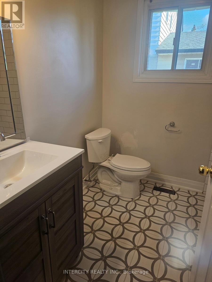 108 Mellow Crescent, Caledon, Ontario  L7E 1Z3 - Photo 5 - W12957202