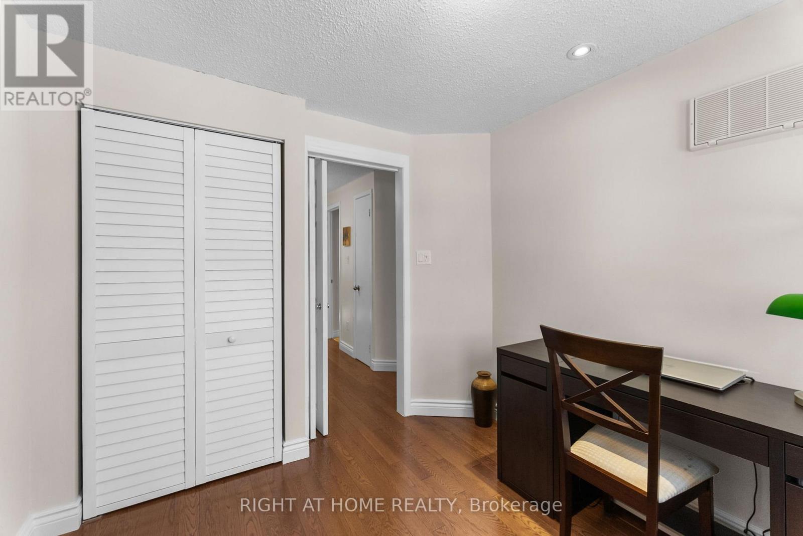 2454 Ploughshare Court, Mississauga, Ontario  L5L 3M6 - Photo 24 - W12957220