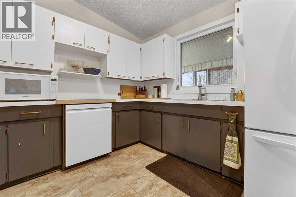 1510 15 Street N, Lethbridge, Alberta  T1H 2Z2 - Photo 8 - A2298809