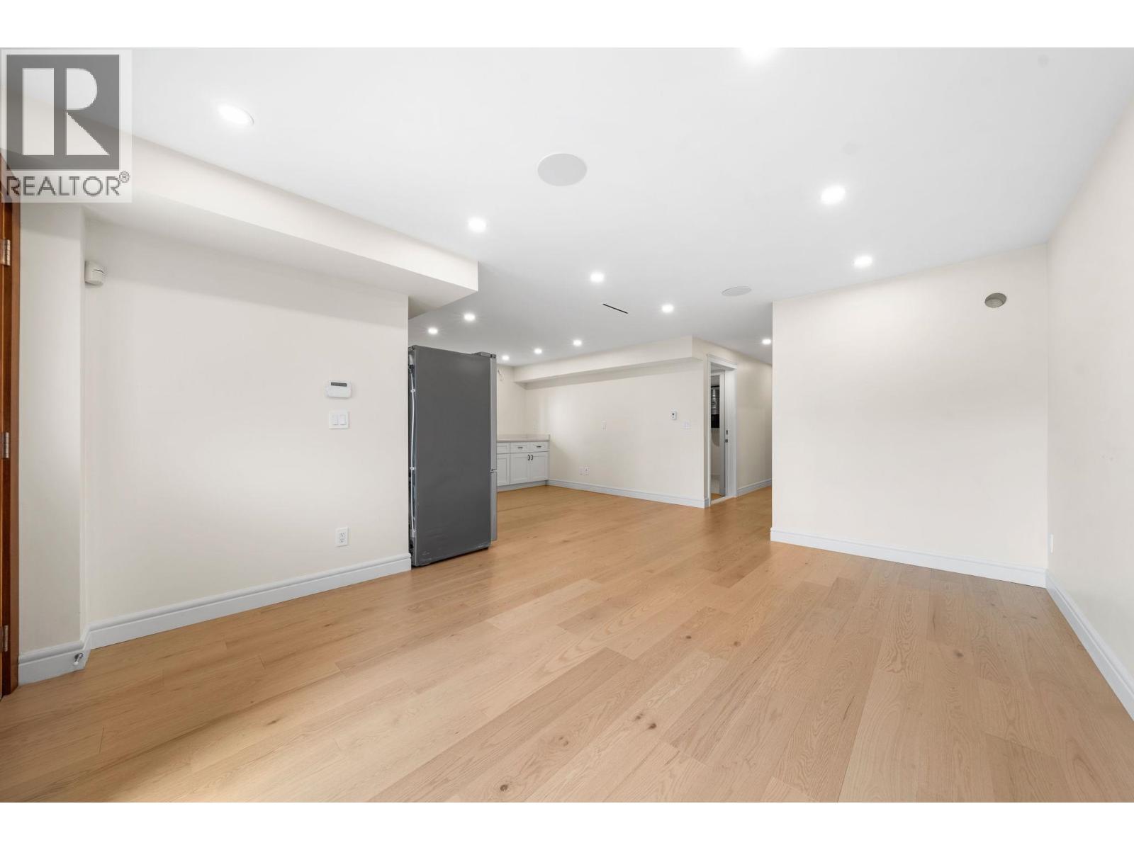 462 W 14th Street, North Vancouver, British Columbia  V7M 1P7 - Photo 36 - R3105831