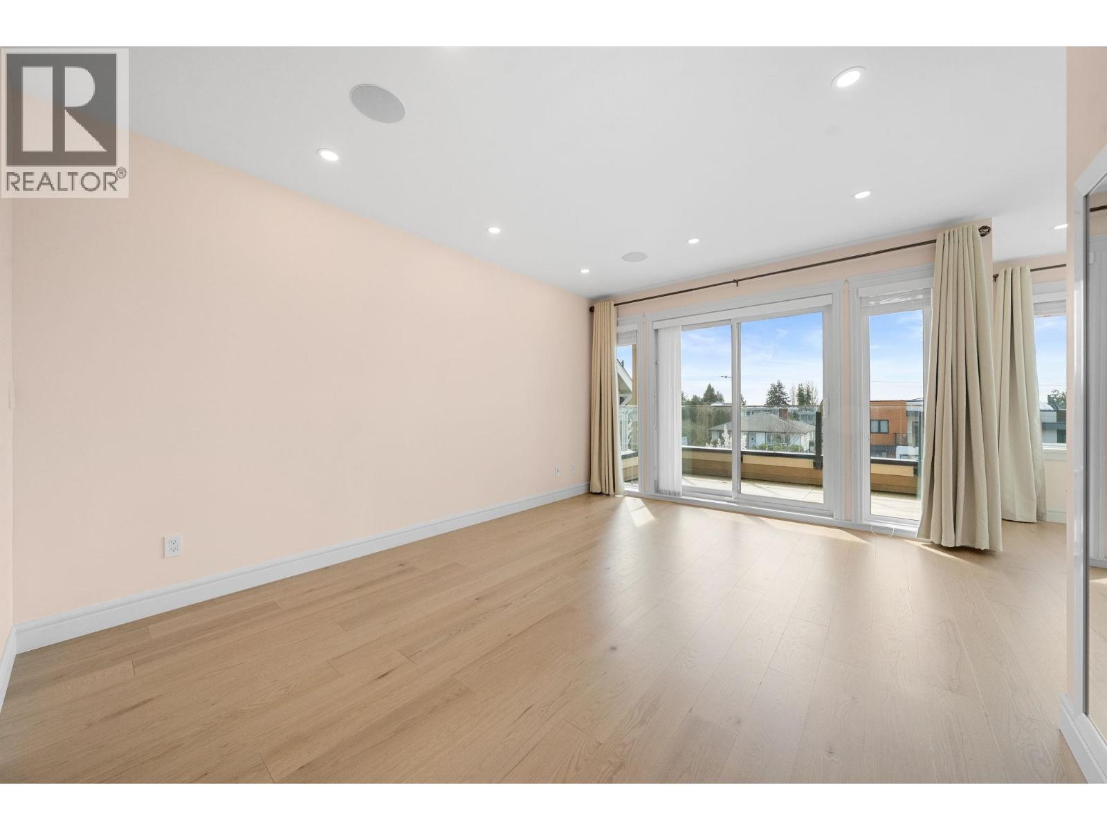 462 W 14th Street, North Vancouver, British Columbia  V7M 1P7 - Photo 25 - R3105831