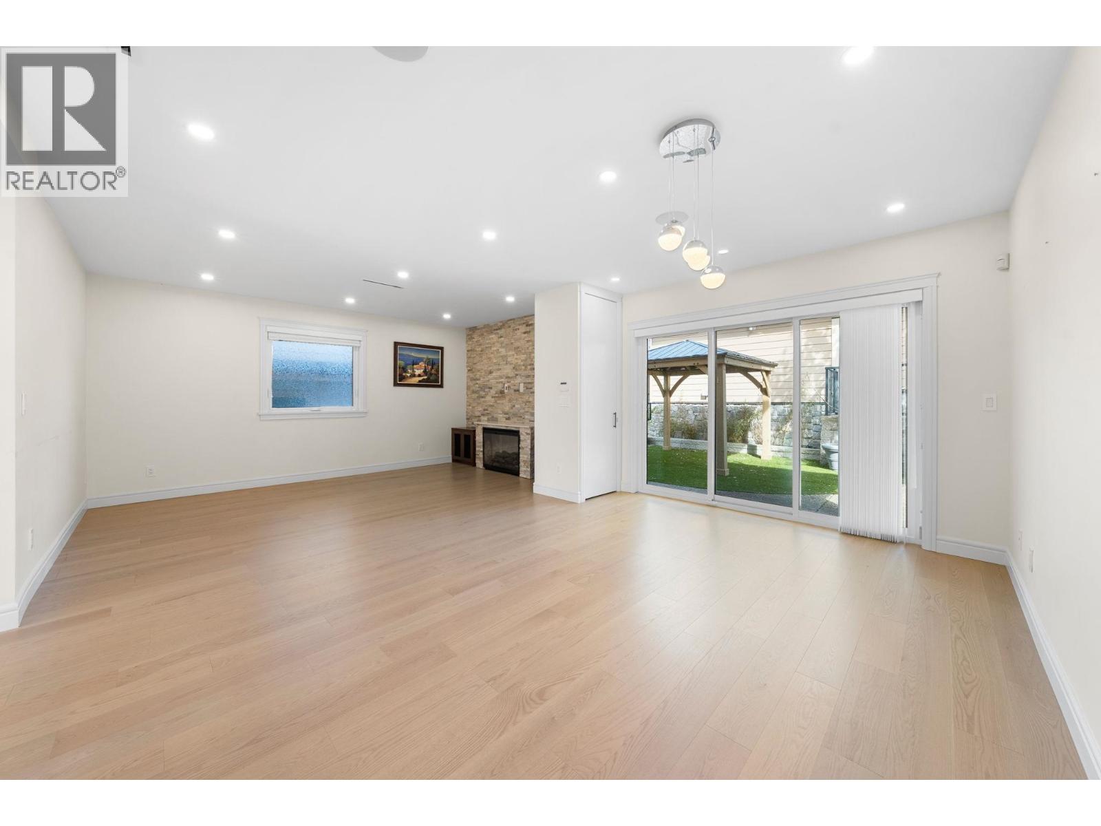 462 W 14th Street, North Vancouver, British Columbia  V7M 1P7 - Photo 19 - R3105831