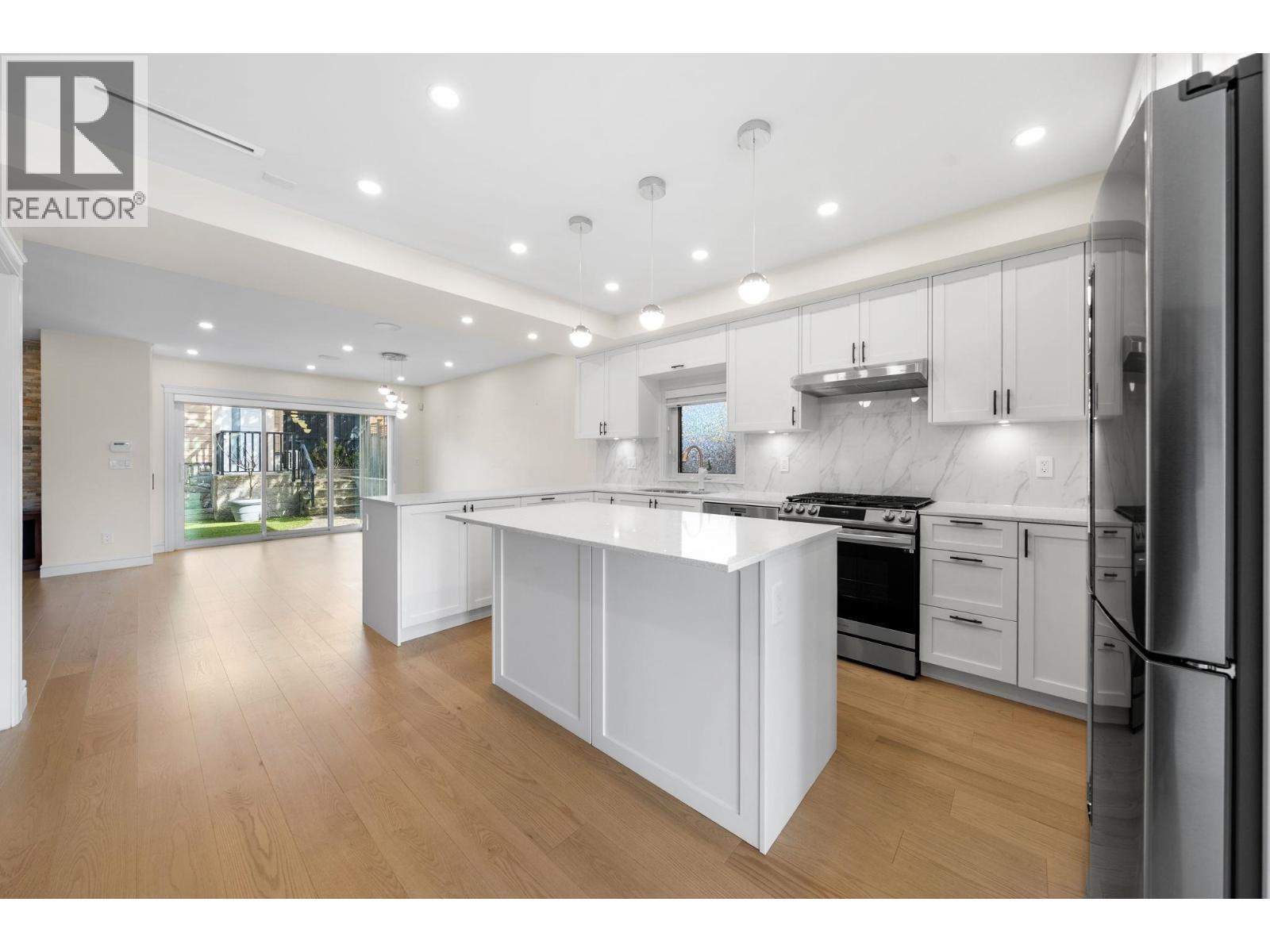 462 W 14th Street, North Vancouver, British Columbia  V7M 1P7 - Photo 9 - R3105831