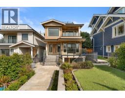 462 W 14TH STREET, North Vancouver, British Columbia