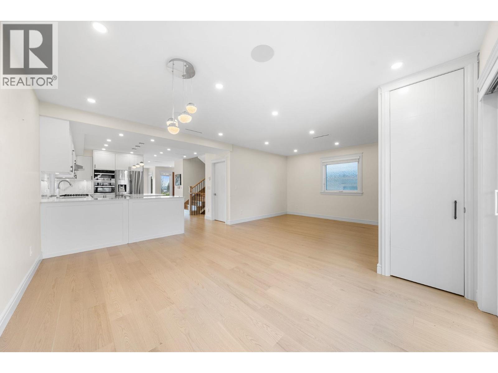 462 W 14th Street, North Vancouver, British Columbia  V7M 1P7 - Photo 15 - R3105831