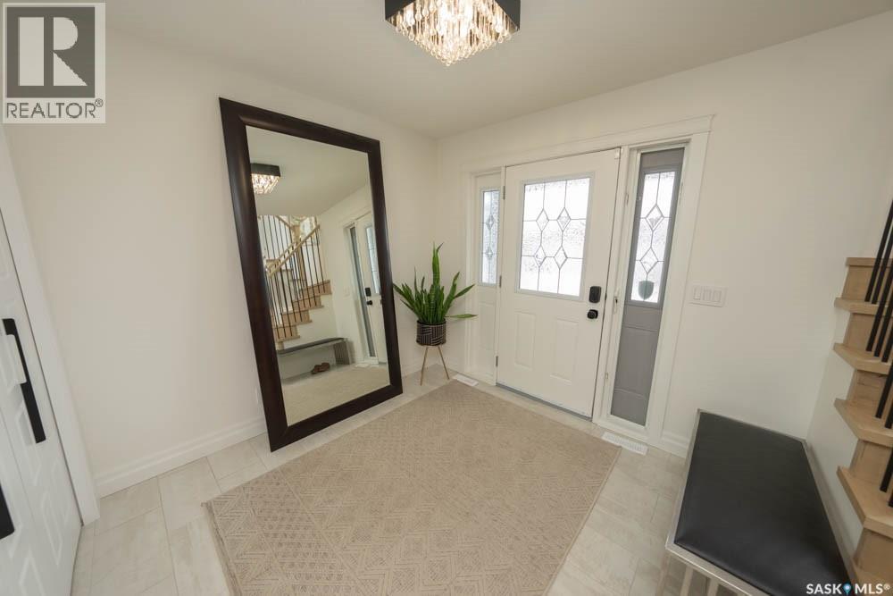 143 Pickard Bay, Saskatoon, Saskatchewan  S7W 0G8 - Photo 3 - SK031904