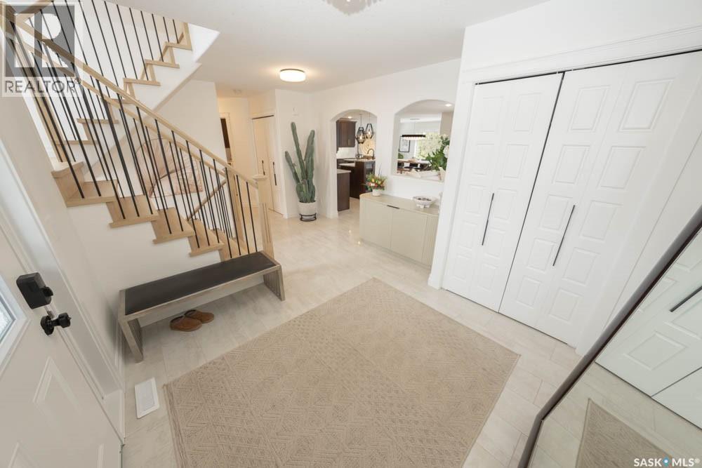 143 Pickard Bay, Saskatoon, Saskatchewan  S7W 0G8 - Photo 4 - SK031904