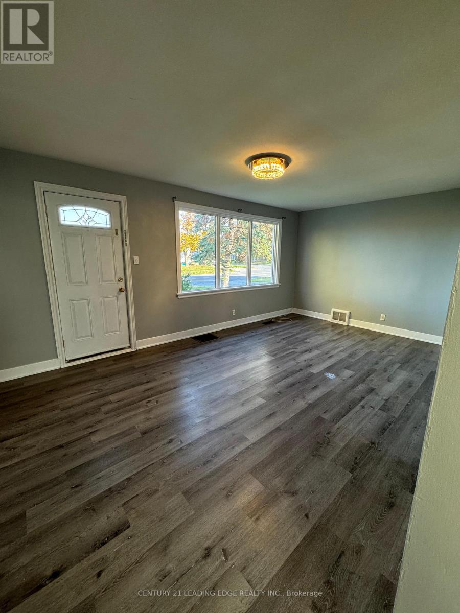 83 Park Avenue, St. Catharines, Ontario  L2P 1R8 - Photo 2 - X12957126