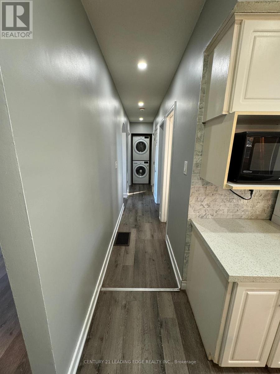 83 Park Avenue, St. Catharines, Ontario  L2P 1R8 - Photo 3 - X12957126