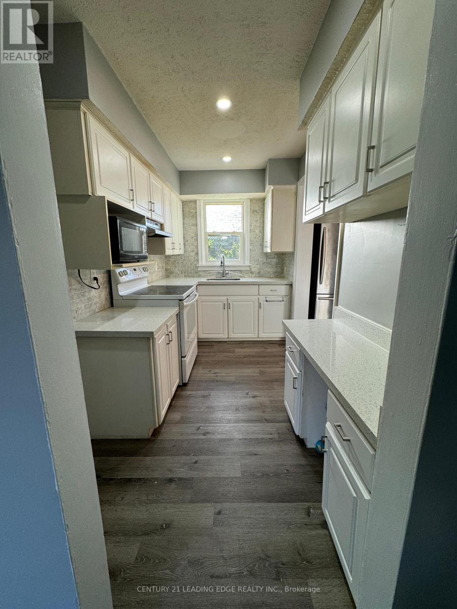 83 Park Avenue, St. Catharines, Ontario  L2P 1R8 - Photo 5 - X12957126