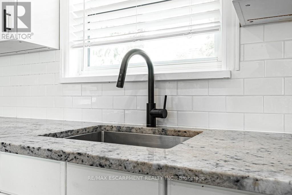 42 Sharon Avenue, Hamilton, Ontario  L8T 1E3 - Photo 14 - X12957166