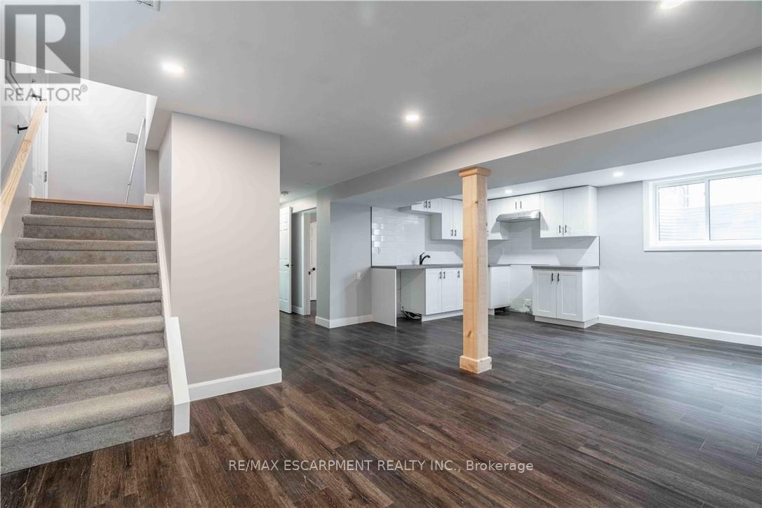 42 Sharon Avenue, Hamilton, Ontario  L8T 1E3 - Photo 27 - X12957166