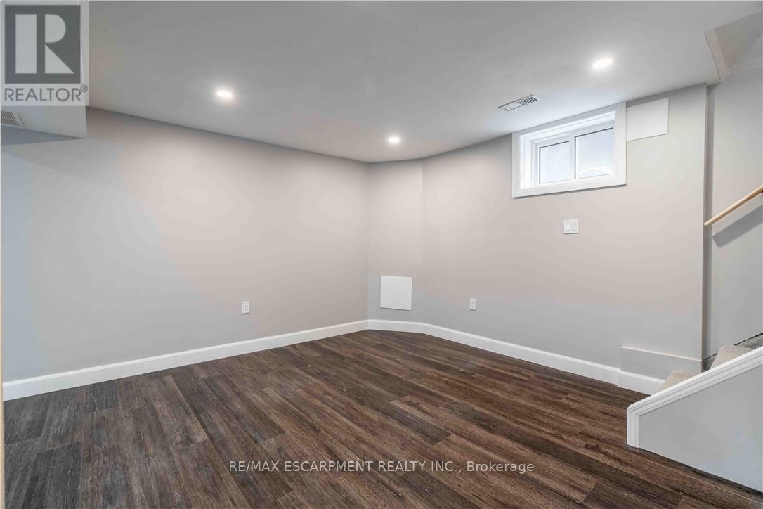 42 Sharon Avenue, Hamilton, Ontario  L8T 1E3 - Photo 30 - X12957166