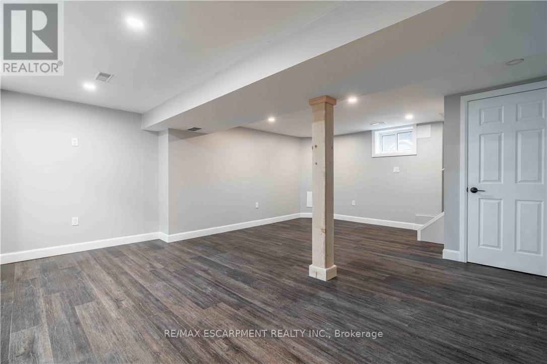 42 Sharon Avenue, Hamilton, Ontario  L8T 1E3 - Photo 32 - X12957166