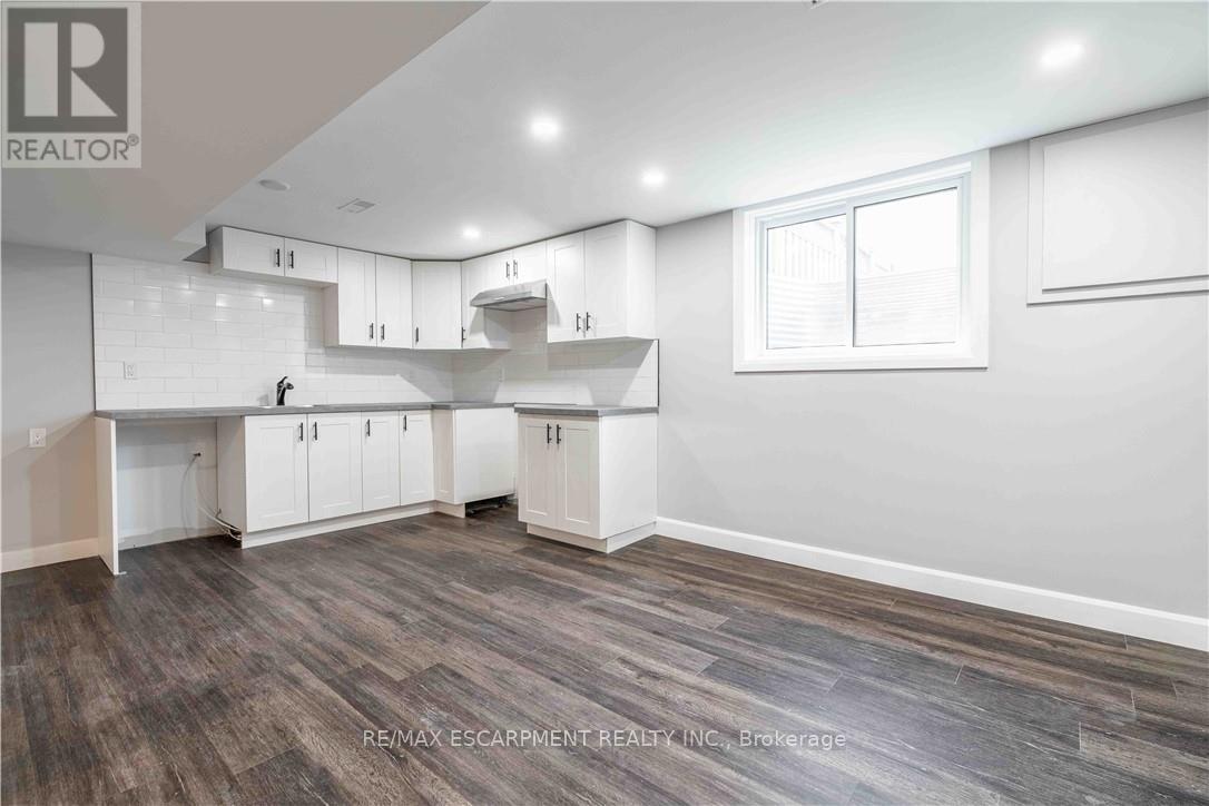 42 Sharon Avenue, Hamilton, Ontario  L8T 1E3 - Photo 35 - X12957166