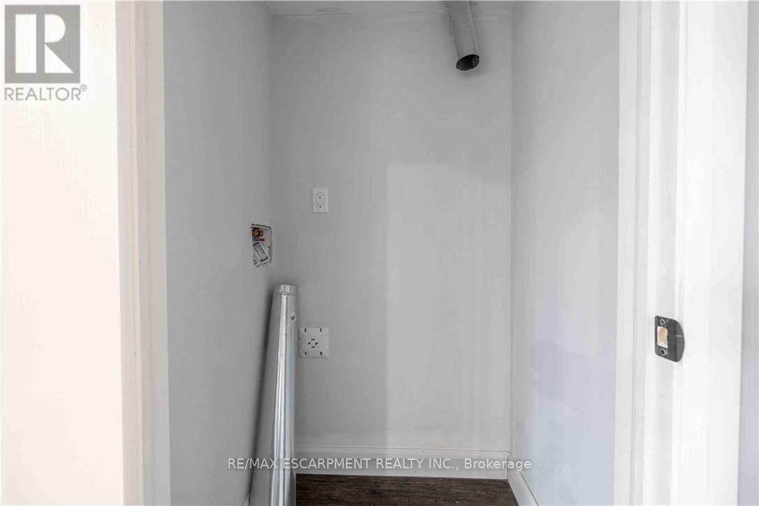 42 Sharon Avenue, Hamilton, Ontario  L8T 1E3 - Photo 44 - X12957166