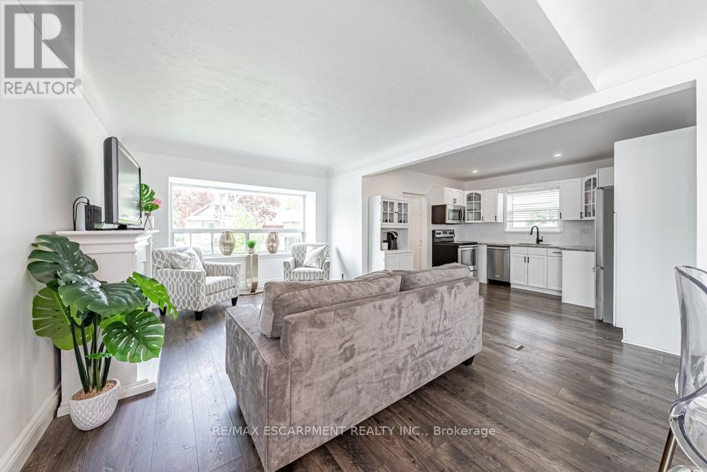 42 Sharon Avenue, Hamilton, Ontario  L8T 1E3 - Photo 9 - X12957166