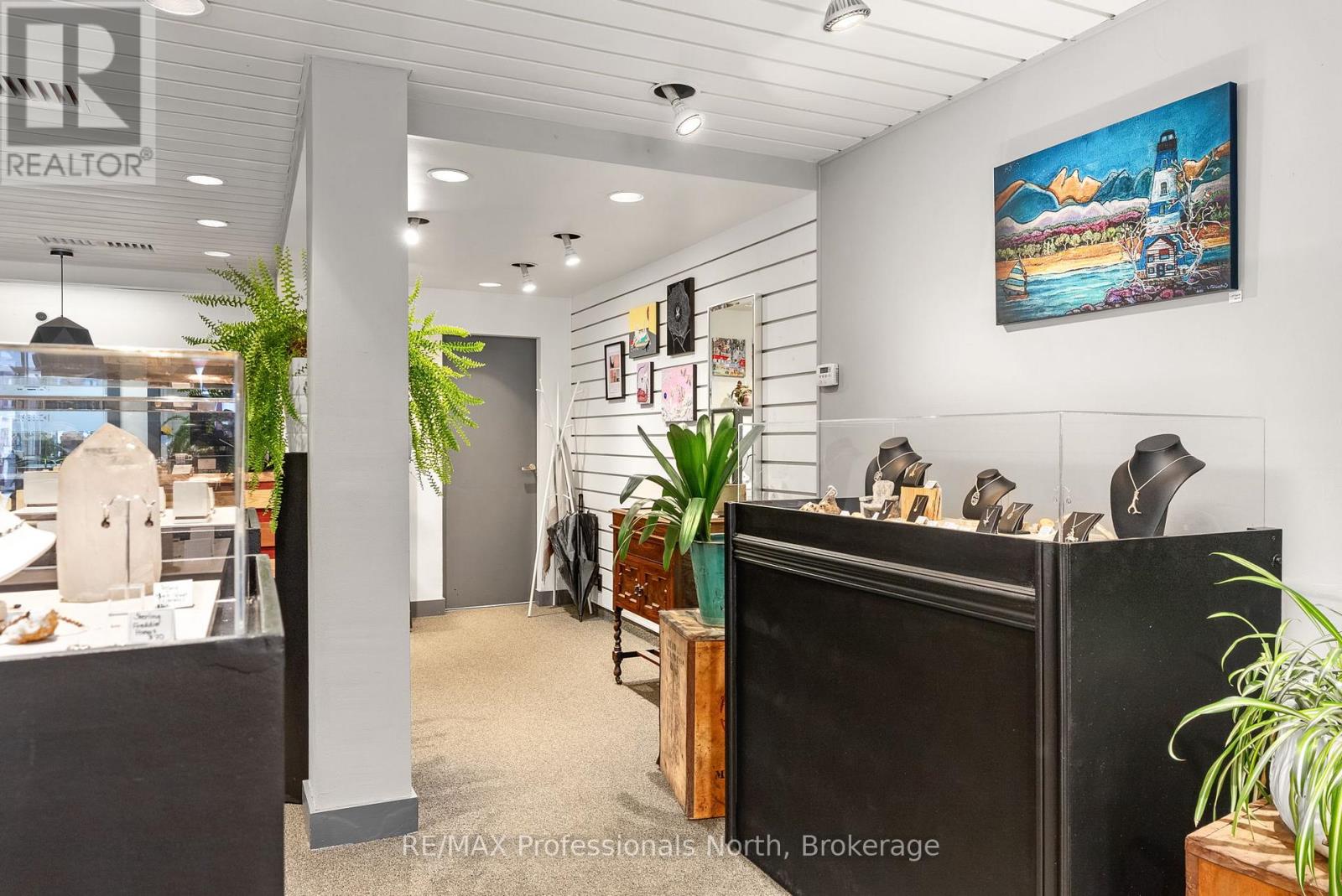 68 Main Street E, Huntsville, Ontario  P1H 2C7 - Photo 12 - X12541516