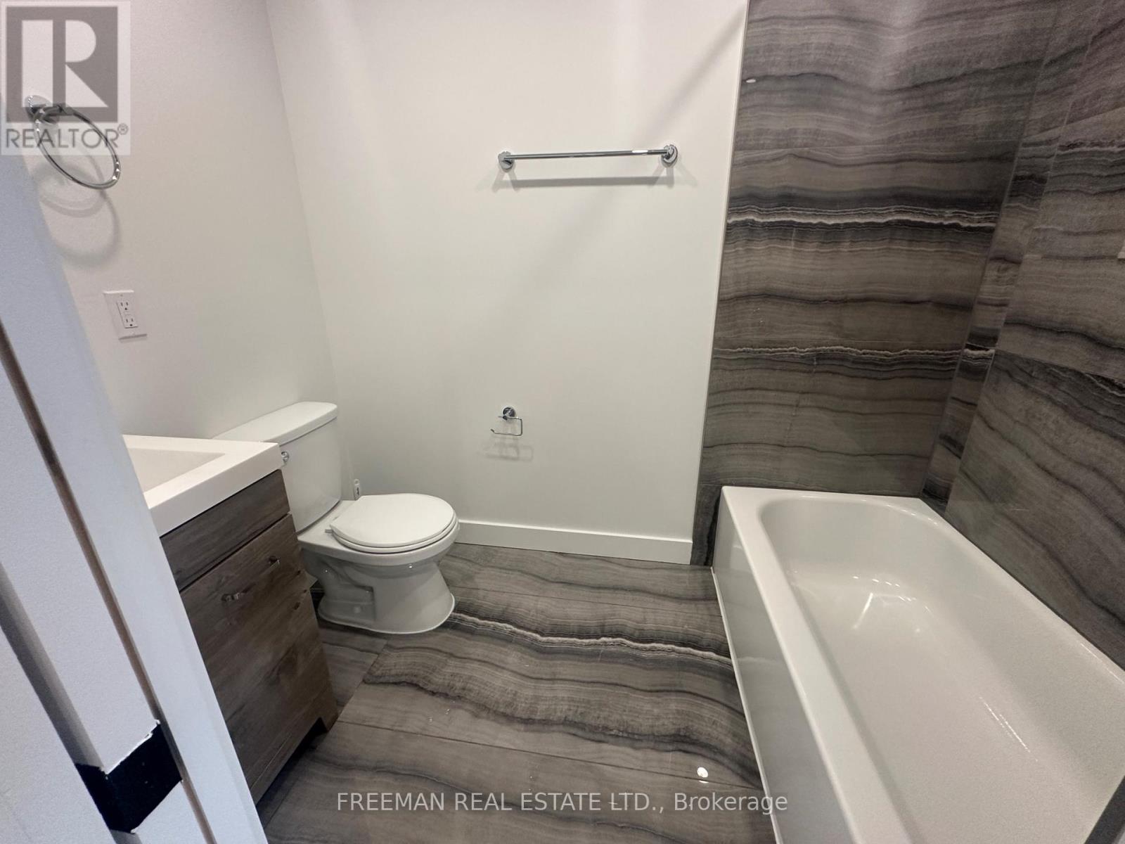 2 - 3449 Yonge Street, Toronto, Ontario M4N 2N3 - Photo 14 - C12952536