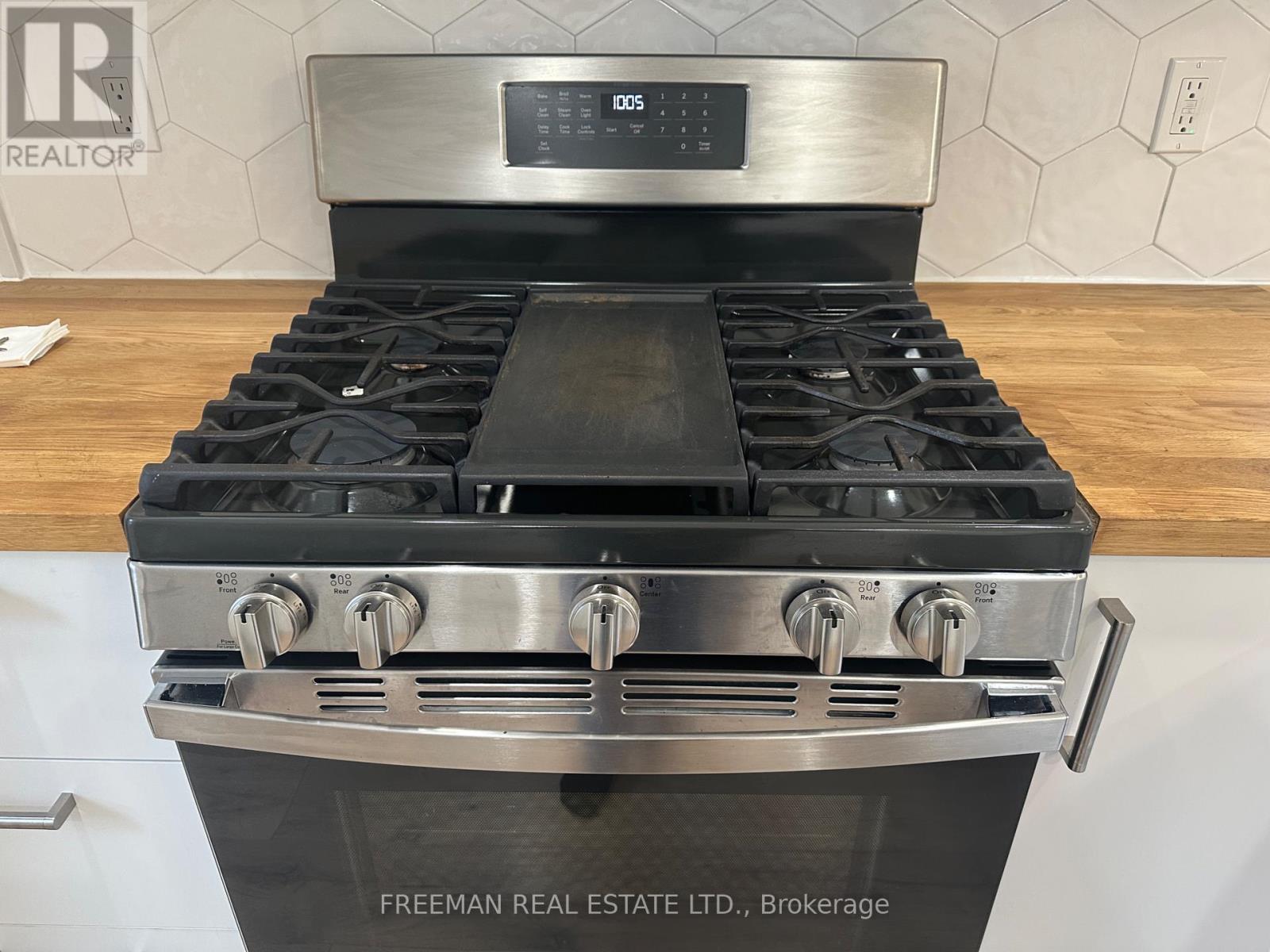 2 - 3449 Yonge Street, Toronto, Ontario M4N 2N3 - Photo 5 - C12952536