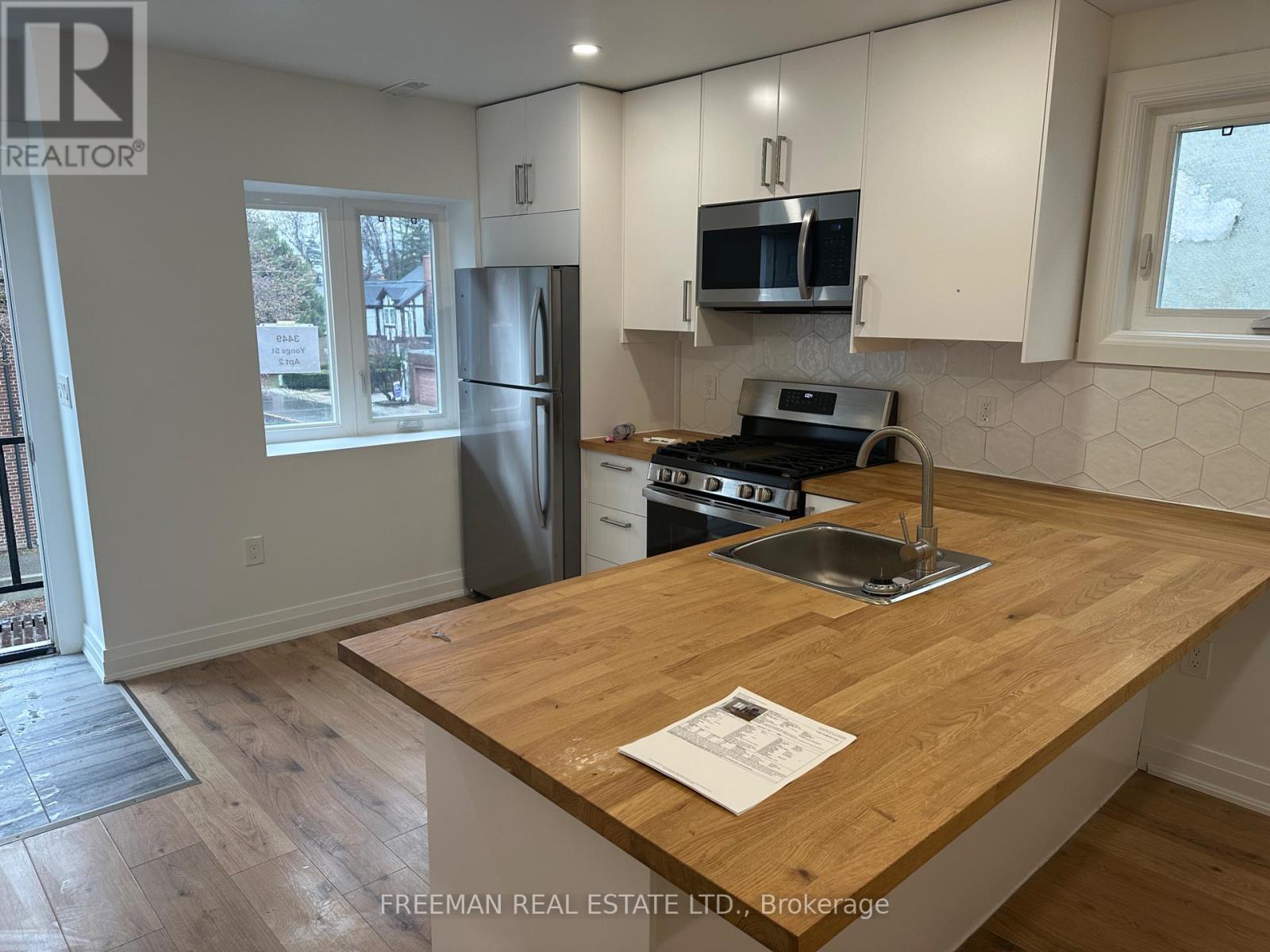 2 - 3449 Yonge Street, Toronto, Ontario M4N 2N3 - Photo 7 - C12952536