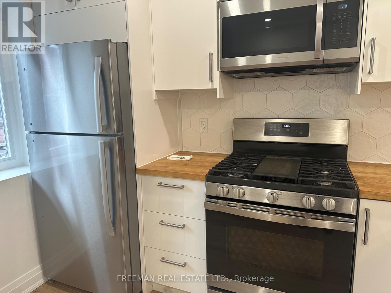 2 - 3449 Yonge Street, Toronto, Ontario M4N 2N3 - Photo 6 - C12952536