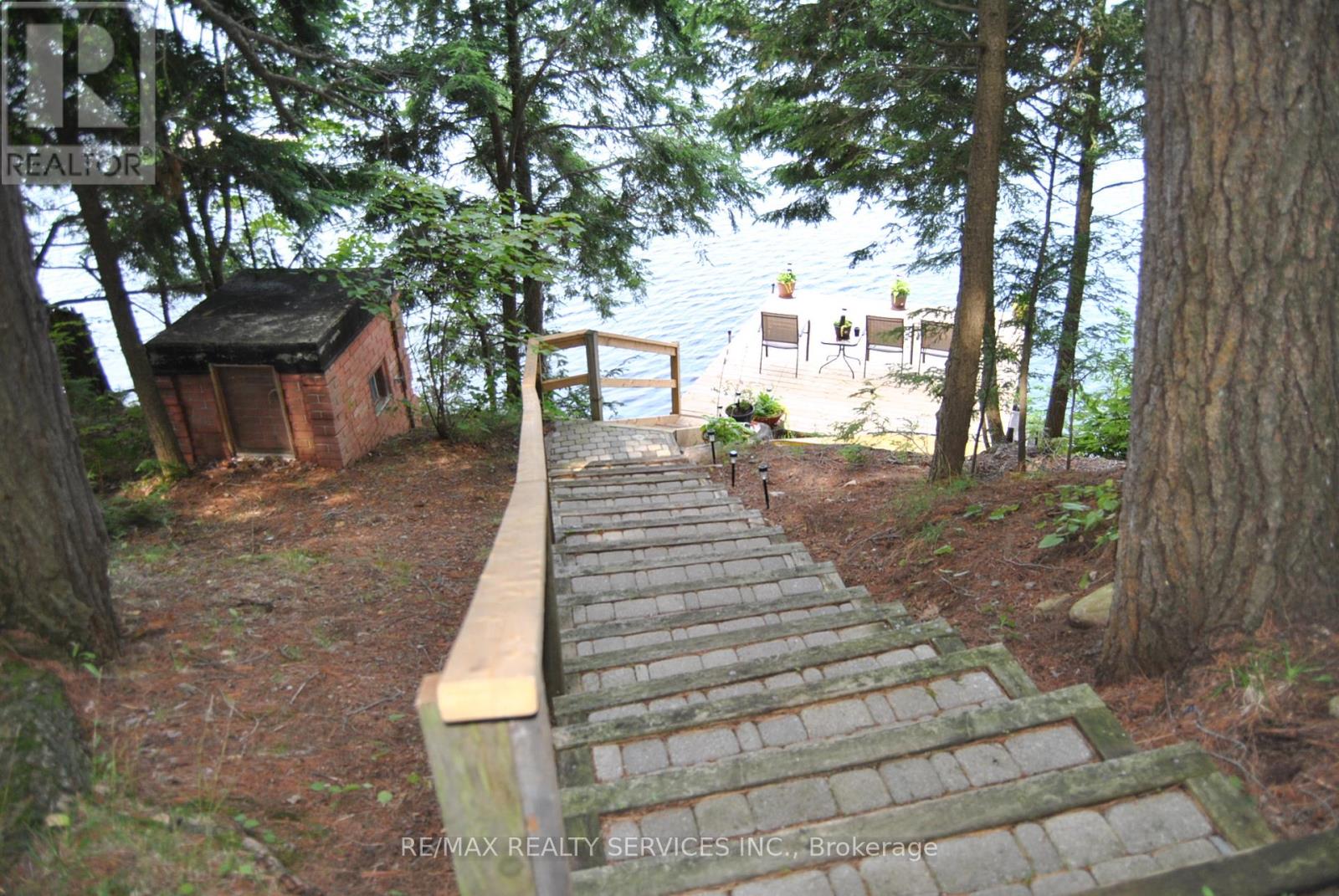 1102 Lakeshore Drive S, Bracebridge, Ontario  P1L 1X3 - Photo 36 - X12314539