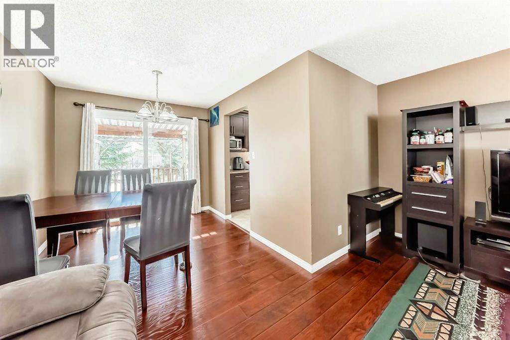 271 Dalhurst Way NW, Calgary, Alberta  T3A 1P3 - Photo 19 - A2297481