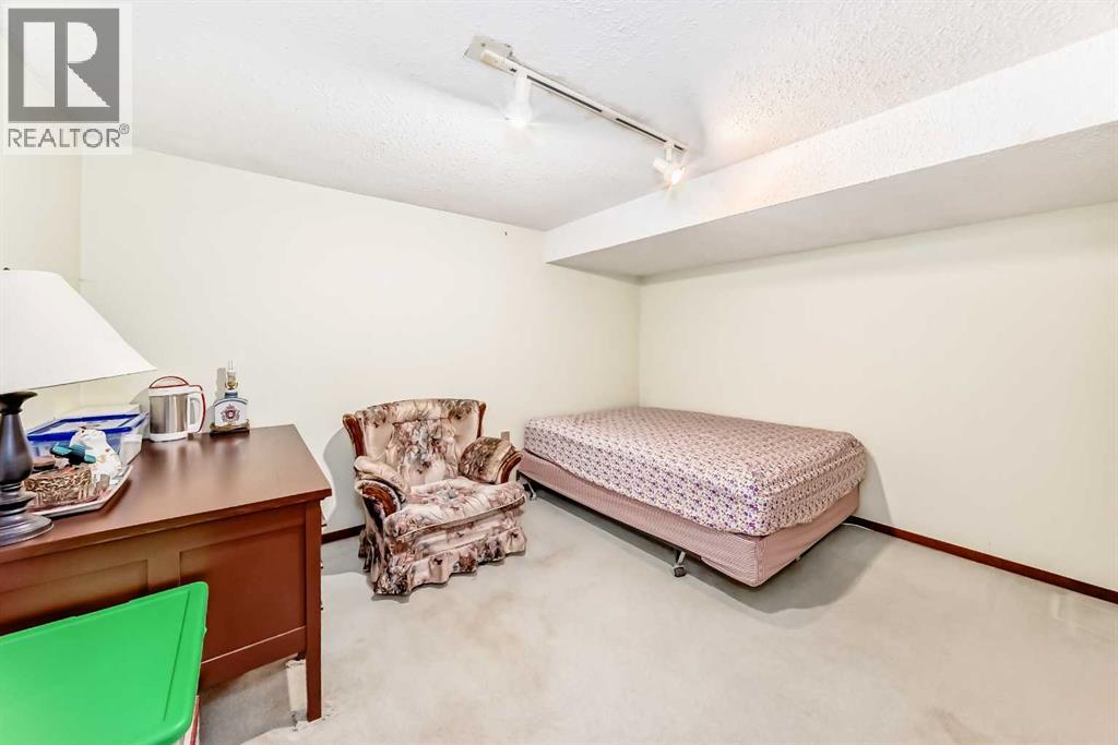 271 Dalhurst Way NW, Calgary, Alberta  T3A 1P3 - Photo 39 - A2297481