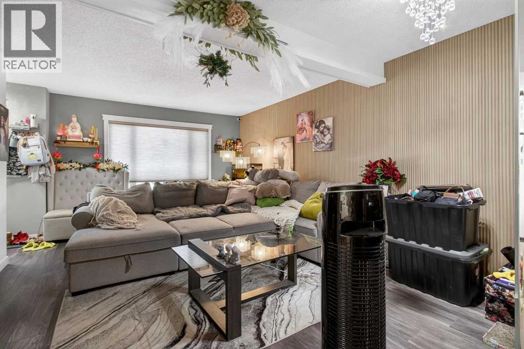 44 Applecroft Road SE, Calgary, Alberta  T2A 7J3 - Photo 3 - A2299033