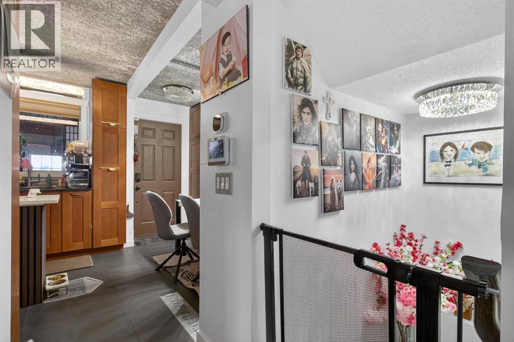 44 Applecroft Road SE, Calgary, Alberta  T2A 7J3 - Photo 6 - A2299033