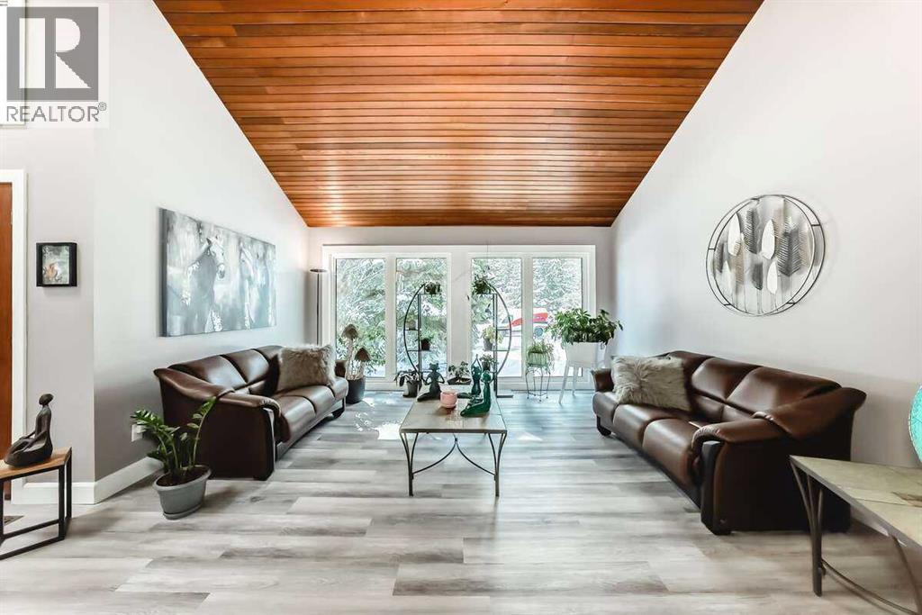 2002 Pump Hill Way SW, Calgary, Alberta  T2V 4M4 - Photo 16 - A2298256