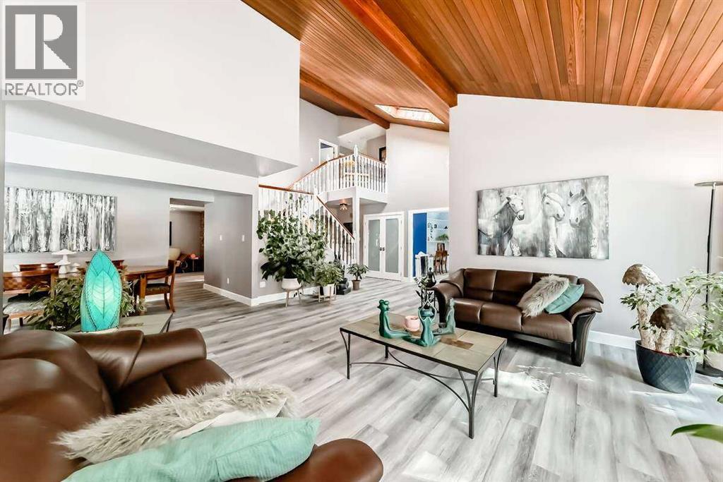 2002 Pump Hill Way SW, Calgary, Alberta  T2V 4M4 - Photo 3 - A2298256